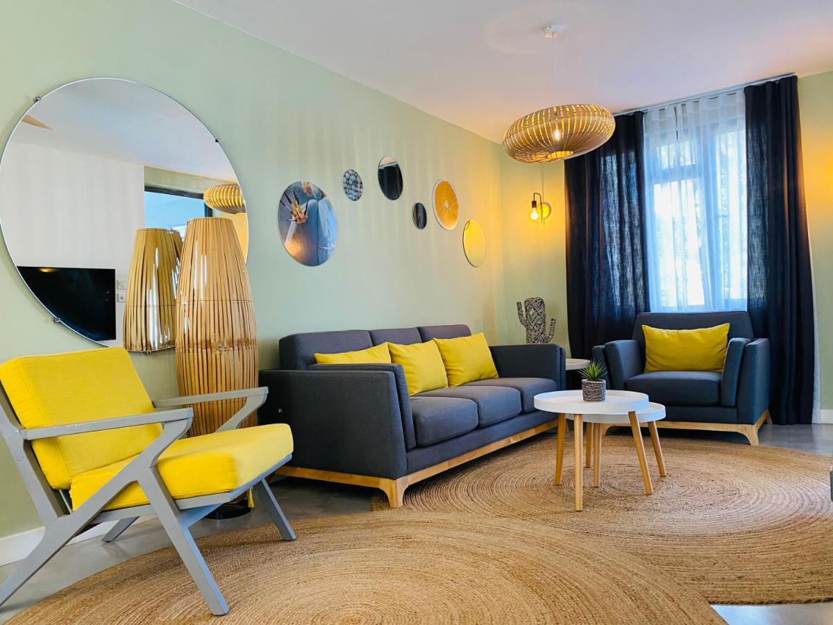 Sweet Beach Apt-Pool, Terrace, Ground Floor, Few Steps From Beach! Flic-en-Flacq Buitenkant foto